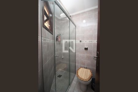 Casa de condomínio à venda com 367m², 4 quartos e 2 vagas Casa de condomínio à venda com 367m², 4 quartos e 2 vagasBanheiro 1