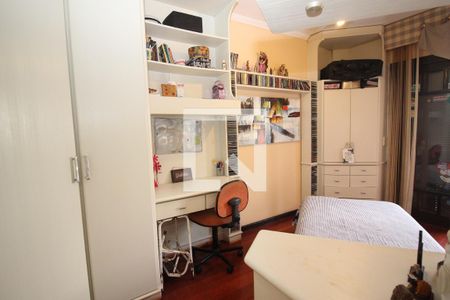 Casa de condomínio à venda com 367m², 4 quartos e 2 vagas Casa de condomínio à venda com 367m², 4 quartos e 2 vagasQuarto 2