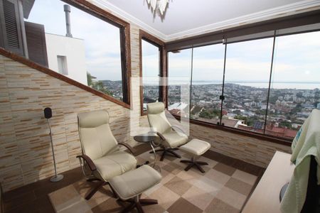 Casa de condomínio à venda com 367m², 4 quartos e 2 vagas Casa de condomínio à venda com 367m², 4 quartos e 2 vagasQuarto Suíte