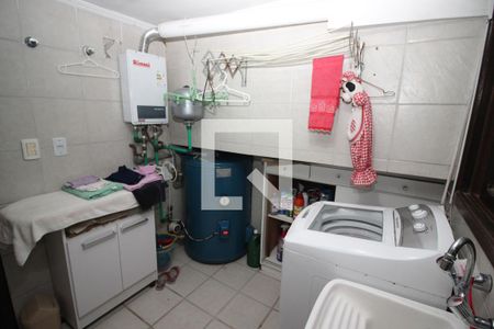 Casa de condomínio à venda com 367m², 4 quartos e 2 vagas Casa de condomínio à venda com 367m², 4 quartos e 2 vagasÁrea de Serviço