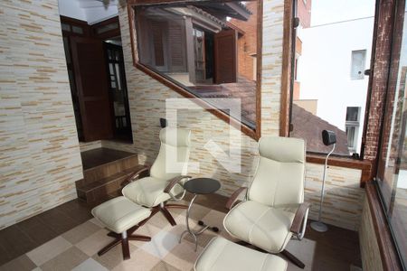 Casa de condomínio à venda com 367m², 4 quartos e 2 vagas Casa de condomínio à venda com 367m², 4 quartos e 2 vagasQuarto Suíte