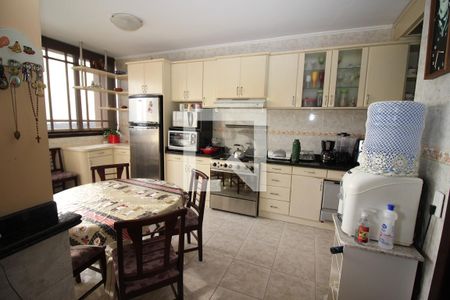 Casa de condomínio à venda com 367m², 4 quartos e 2 vagas Casa de condomínio à venda com 367m², 4 quartos e 2 vagasCozinha