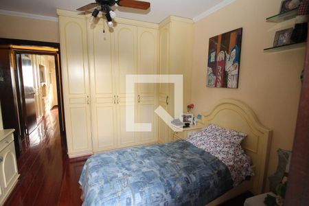 Casa de condomínio à venda com 367m², 4 quartos e 2 vagas Casa de condomínio à venda com 367m², 4 quartos e 2 vagasQuarto 1