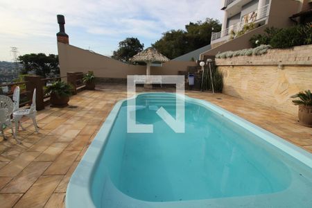 Casa de condomínio à venda com 367m², 4 quartos e 2 vagas Casa de condomínio à venda com 367m², 4 quartos e 2 vagasPiscina