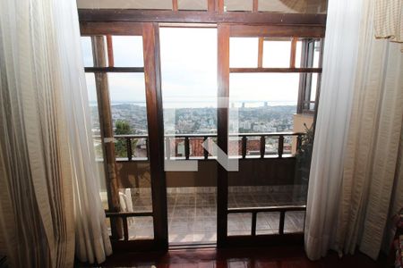 Casa de condomínio à venda com 367m², 4 quartos e 2 vagas Casa de condomínio à venda com 367m², 4 quartos e 2 vagasVista da Sala de Jantar