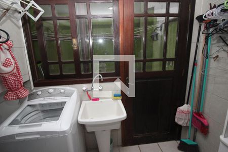 Casa de condomínio à venda com 367m², 4 quartos e 2 vagas Casa de condomínio à venda com 367m², 4 quartos e 2 vagasÁrea de Serviço