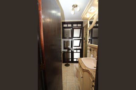 Casa de condomínio à venda com 367m², 4 quartos e 2 vagas Casa de condomínio à venda com 367m², 4 quartos e 2 vagasBanheiro da Suíte