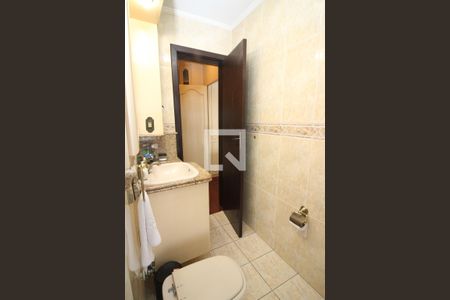 Casa de condomínio à venda com 367m², 4 quartos e 2 vagas Casa de condomínio à venda com 367m², 4 quartos e 2 vagasBanheiro da Suíte