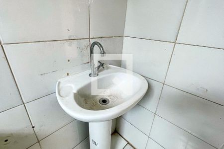 Banheiro de apartamento à venda com 2 quartos, 52m² em Macedo, Guarulhos