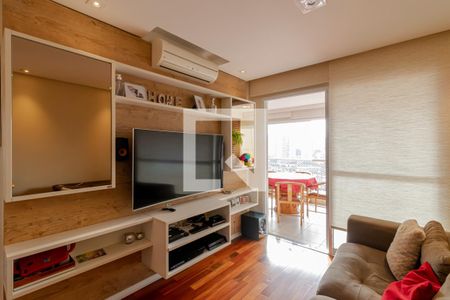 Sala de Estar de apartamento à venda com 3 quartos, 82m² em Vila Gumercindo, São Paulo