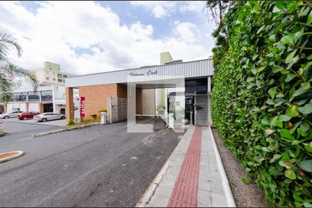 Apartamento à venda com 140m², 3 quartos e 1 vaga Apartamento à venda com 140m², 3 quartos e 1 vagaFachada