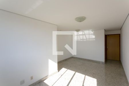 Sala de apartamento à venda com 3 quartos, 80m² em Planalto, Belo Horizonte