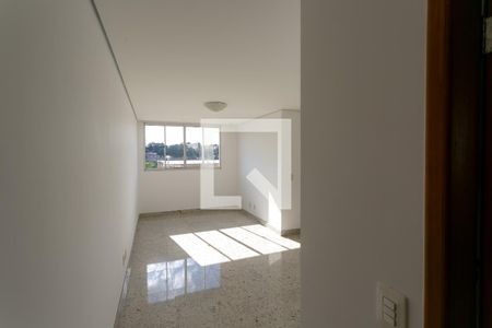 Entrada de apartamento à venda com 3 quartos, 80m² em Planalto, Belo Horizonte