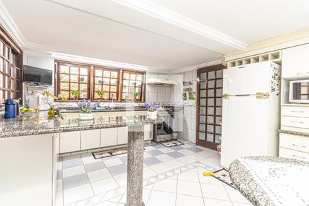 Casa à venda com 742m², 4 quartos e 2 vagas Casa à venda com 742m², 4 quartos e 2 vagasCozinha