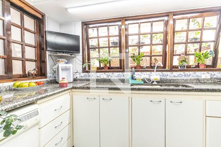 Casa à venda com 742m², 4 quartos e 2 vagas Casa à venda com 742m², 4 quartos e 2 vagasCozinha