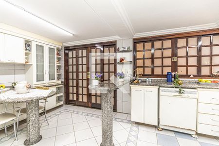 Casa à venda com 742m², 4 quartos e 2 vagas Casa à venda com 742m², 4 quartos e 2 vagasCozinha