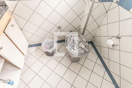 Casa à venda com 742m², 4 quartos e 2 vagas Casa à venda com 742m², 4 quartos e 2 vagasBanheiro da Suíte 2