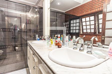 Casa à venda com 742m², 4 quartos e 2 vagas Casa à venda com 742m², 4 quartos e 2 vagasBanheiro da Suíte 1