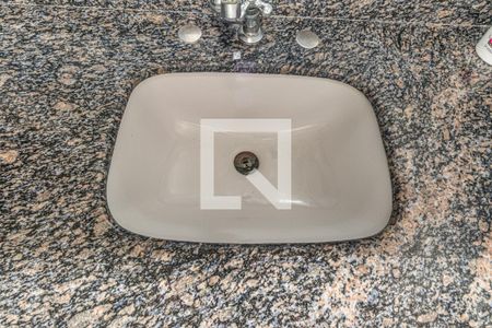 Casa à venda com 742m², 4 quartos e 2 vagas Casa à venda com 742m², 4 quartos e 2 vagasBanheiro da Suíte 2