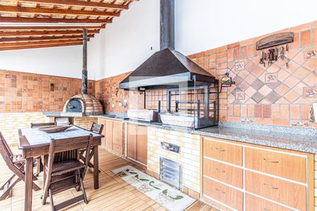 Casa à venda com 742m², 4 quartos e 2 vagas Casa à venda com 742m², 4 quartos e 2 vagasÁrea Gourmet