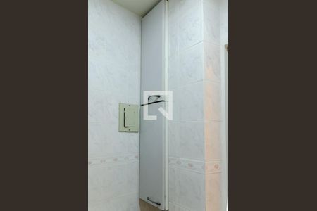 Banheiro - Armários de kitnet/studio para alugar com 1 quarto, 22m² em Botafogo, Rio de Janeiro