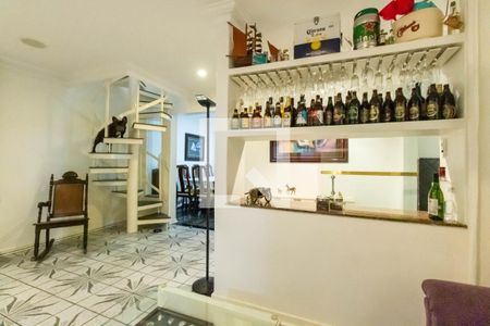 Sala de casa à venda com 6 quartos, 250m² em Conjunto Residencial José Bonifácio, São Paulo