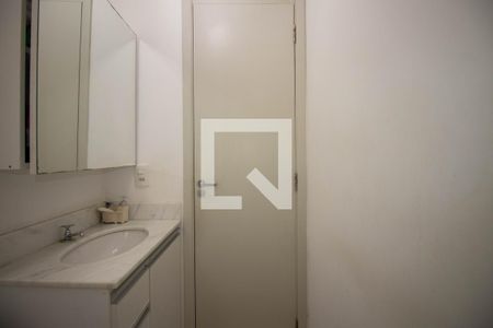 Banheiro Social de apartamento à venda com 3 quartos, 67m² em Protásio Alves, Porto Alegre