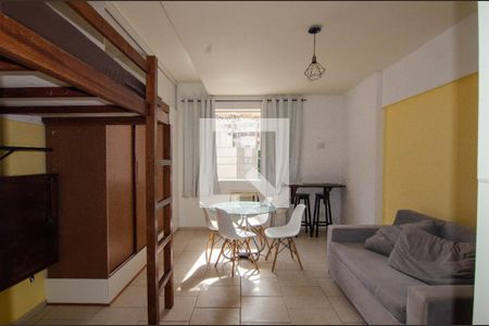 Sala/Quarto de apartamento para alugar com 1 quarto, 30m² em Copacabana, Rio de Janeiro