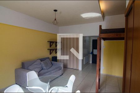 Sala/Quarto de apartamento para alugar com 1 quarto, 30m² em Copacabana, Rio de Janeiro