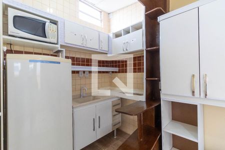 Cozinha de casa para alugar com 1 quarto, 27m² em Cangaiba, São Paulo
