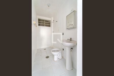 Banheiro de kitnet/studio para alugar com 1 quarto, 24m² em Santa Cecilia, São Paulo