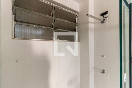 Banheiro de kitnet/studio para alugar com 1 quarto, 24m² em Santa Cecilia, São Paulo