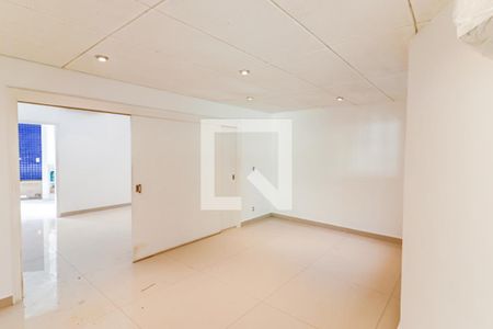 Casa à venda com 350m², 5 quartos e 4 vagas Casa à venda com 350m², 5 quartos e 4 vagasEscritorio