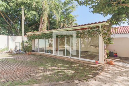 Casa à venda com 350m², 5 quartos e 4 vagas Casa à venda com 350m², 5 quartos e 4 vagasQuintal