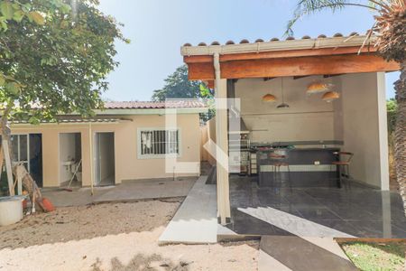 Casa à venda com 350m², 5 quartos e 4 vagas Casa à venda com 350m², 5 quartos e 4 vagasQuintal