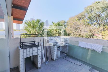 Casa à venda com 350m², 5 quartos e 4 vagas Casa à venda com 350m², 5 quartos e 4 vagasSuites