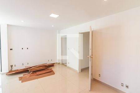 Casa à venda com 350m², 5 quartos e 4 vagas Casa à venda com 350m², 5 quartos e 4 vagasSuite 1