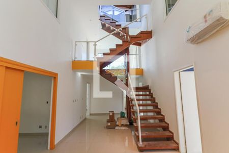 Sala de casa para alugar com 5 quartos, 350m² em Vila Pirajussara, São Paulo