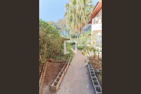 Casa à venda com 350m², 5 quartos e 4 vagas Casa à venda com 350m², 5 quartos e 4 vagasQuintal