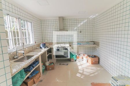 Casa à venda com 350m², 5 quartos e 4 vagas Casa à venda com 350m², 5 quartos e 4 vagasCozinha