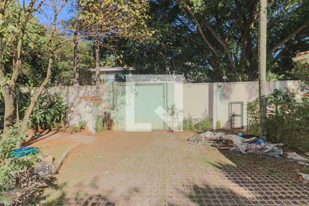 Casa à venda com 350m², 5 quartos e 4 vagas Casa à venda com 350m², 5 quartos e 4 vagasQuintal