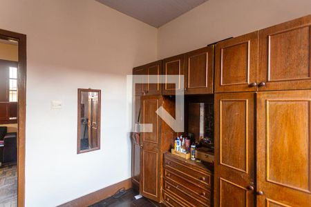 Quarto 2 de casa à venda com 7 quartos, 430m² em Floresta, Belo Horizonte