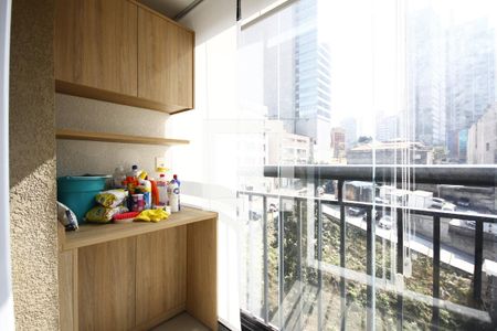 Varanda de kitnet/studio para alugar com 1 quarto, 28m² em Sé, São Paulo