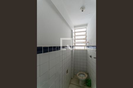 Banheiro de kitnet/studio à venda com 1 quarto, 37m² em Centro Histórico, Porto Alegre