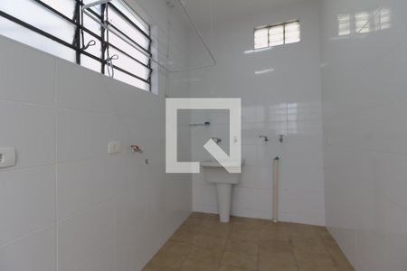 Casa à venda com 300m², 4 quartos e 2 vagas Casa à venda com 300m², 4 quartos e 2 vagasÁrea de Serviço