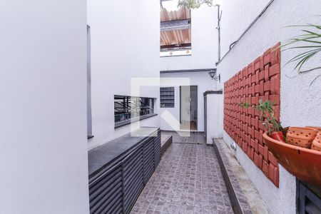 Casa à venda com 300m², 4 quartos e 2 vagas Casa à venda com 300m², 4 quartos e 2 vagasQuintal