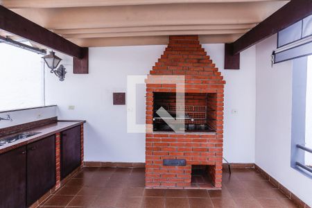 Casa à venda com 300m², 4 quartos e 2 vagas Casa à venda com 300m², 4 quartos e 2 vagasChurrasqueira