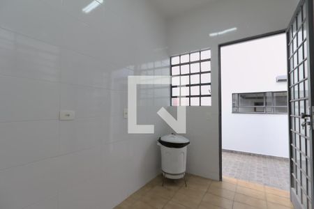 Casa à venda com 300m², 4 quartos e 2 vagas Casa à venda com 300m², 4 quartos e 2 vagasÁrea de Serviço