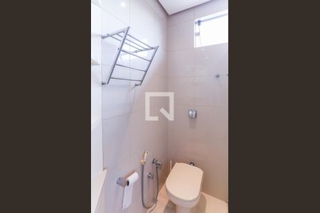 Casa à venda com 300m², 4 quartos e 2 vagas Casa à venda com 300m², 4 quartos e 2 vagasBanheiro Suíte 1