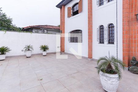 Casa à venda com 300m², 4 quartos e 2 vagas Casa à venda com 300m², 4 quartos e 2 vagasVaranda